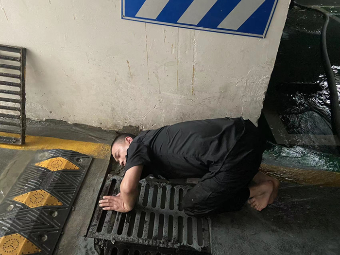 雨中堅(jiān)守護(hù)家園，筑牢汛期安全墻(圖10)