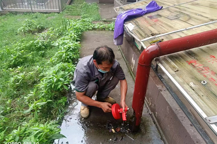 雨中堅(jiān)守護(hù)家園，筑牢汛期安全墻(圖15)