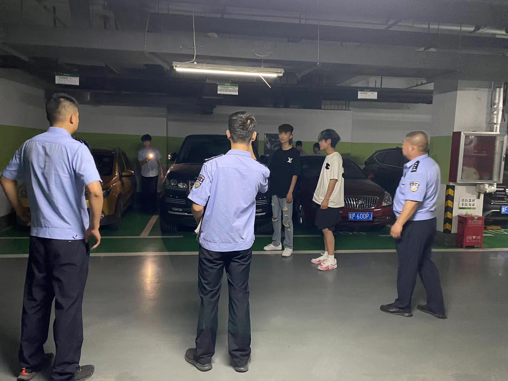 隆泰物業(yè)秩序團(tuán)隊(duì)先后阻止二次盜竊事件 保障社區(qū)安寧和諧(圖1)